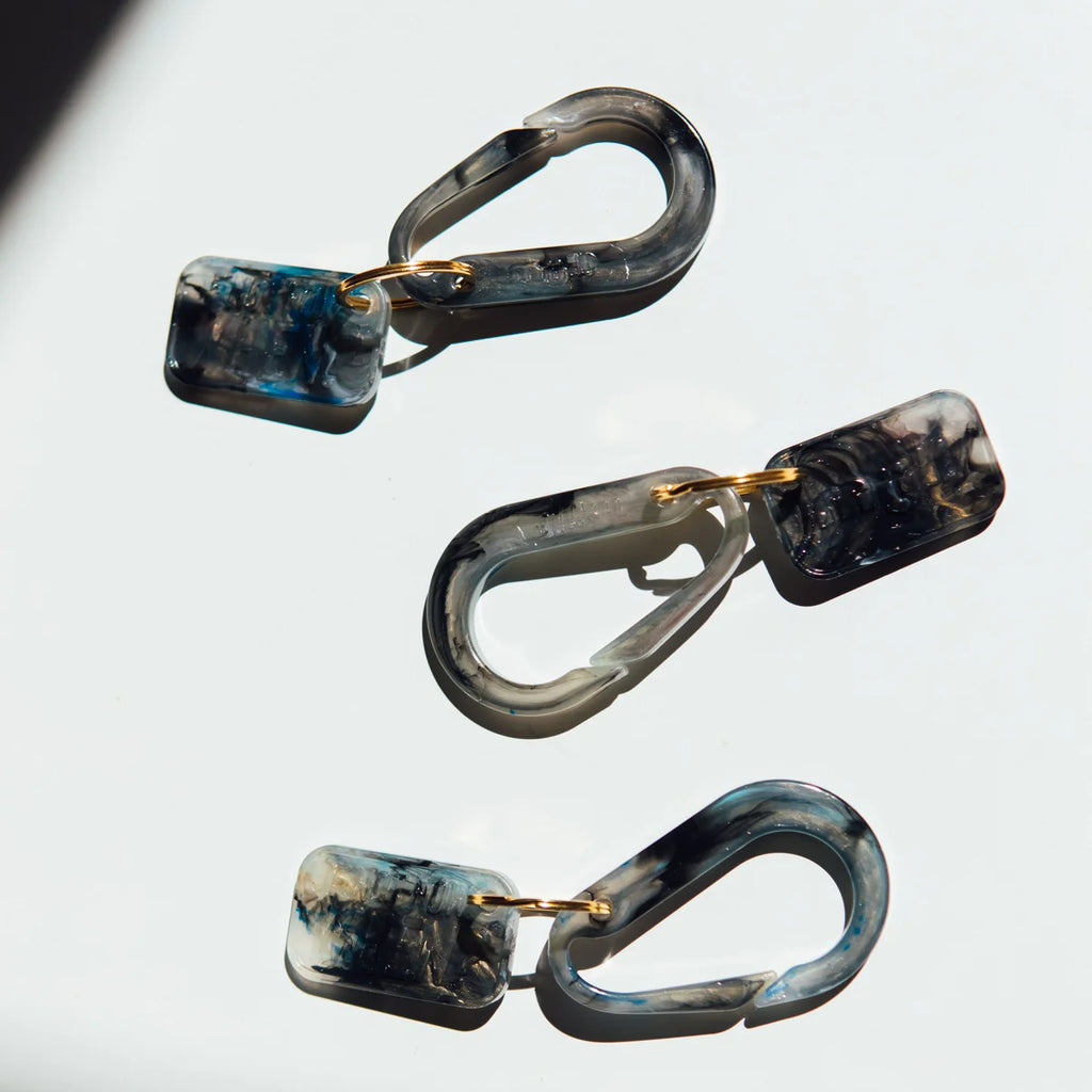 Müll Club Marble Recycled Plastic Carabiner Clip