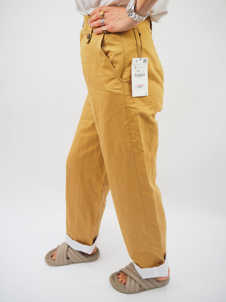 New With Tags Zara Turn Up Trousers Size Small