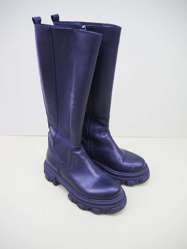 Preloved Chunky Carvella Boots Size UK3